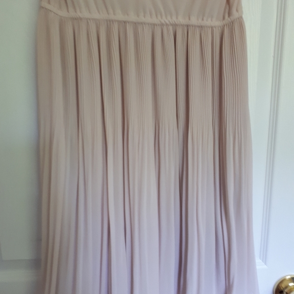 Modern/ Classic fit Dress - Picture 2 of 5